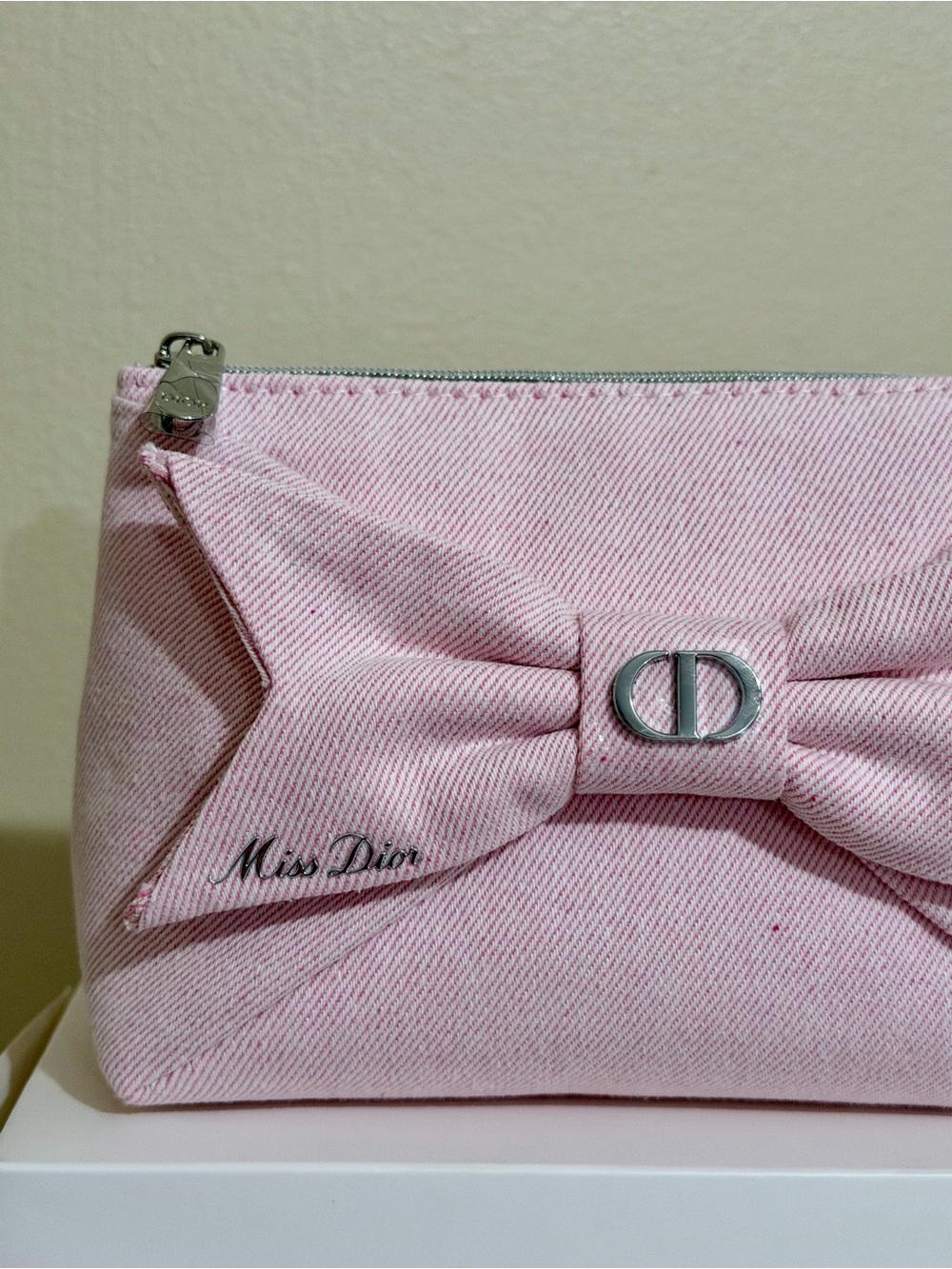 Dior Light Pink Canvas Bow Cosmetic Pouch - Picture 4 of 6